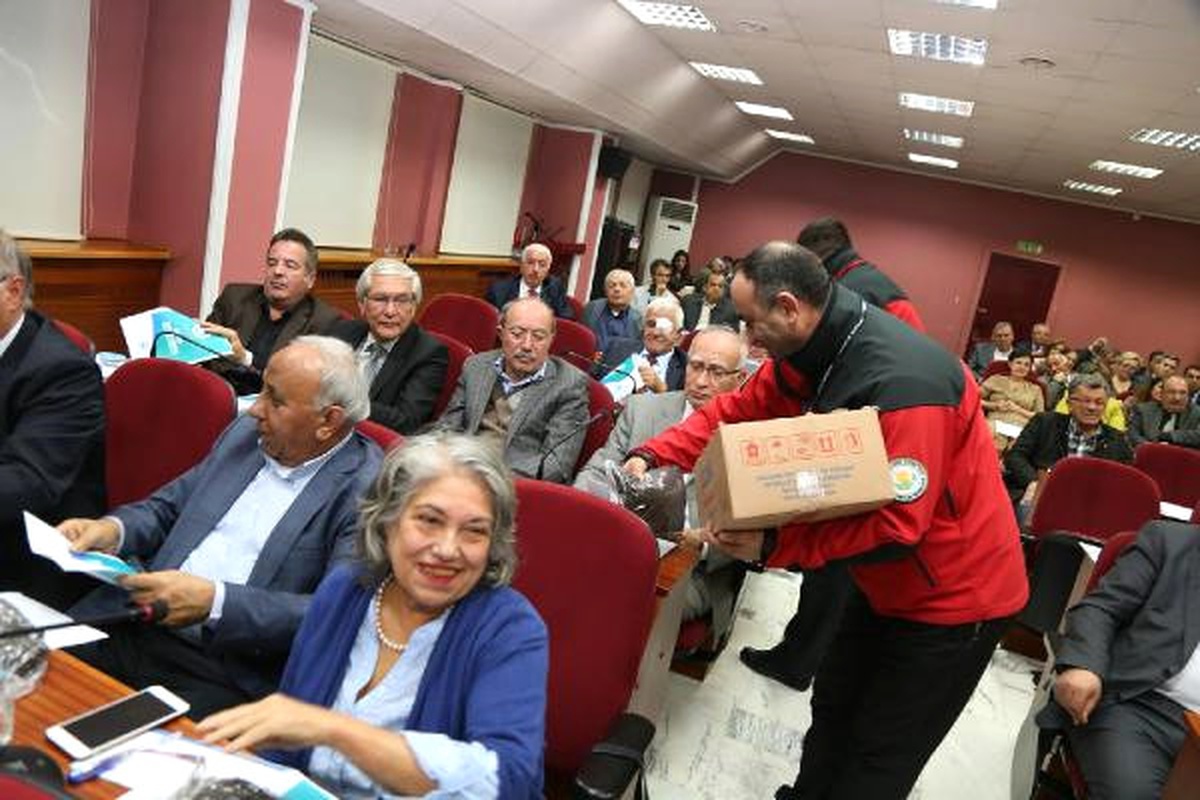 Belediye Meclis Üyelerine Solucan Gübresi Dağıtıldı