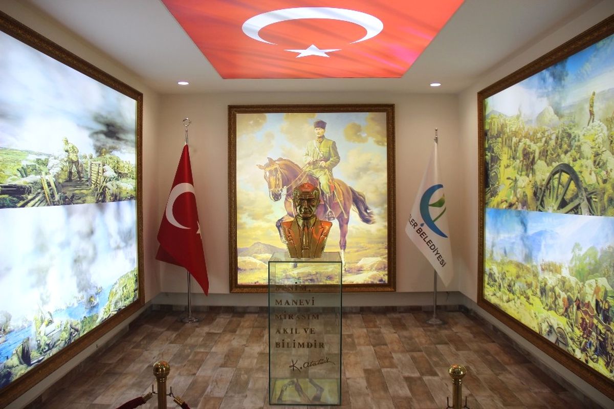 Çifteler Belediyesi\'nde Farklı Bir Atatürk Köşesi