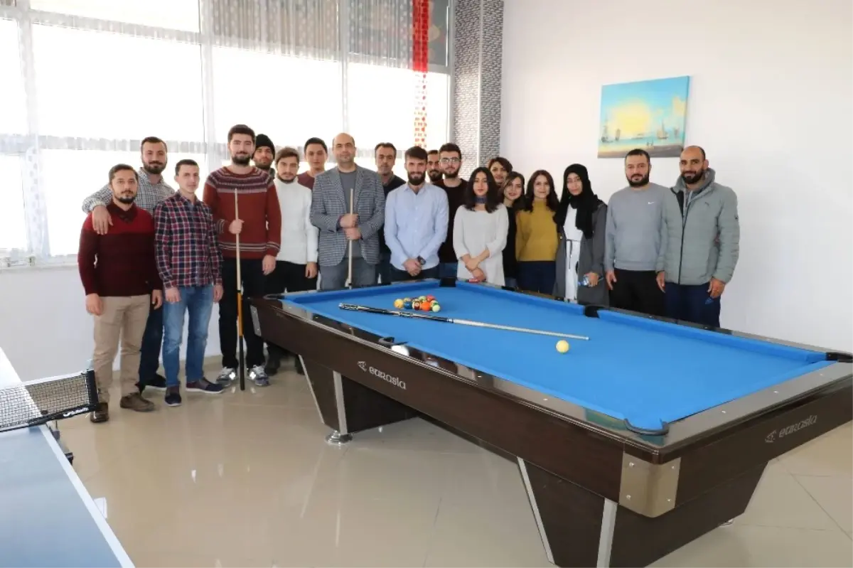 Eczacılık Fakültesi\'nde Bilardo Turnuvası Düzenlendi