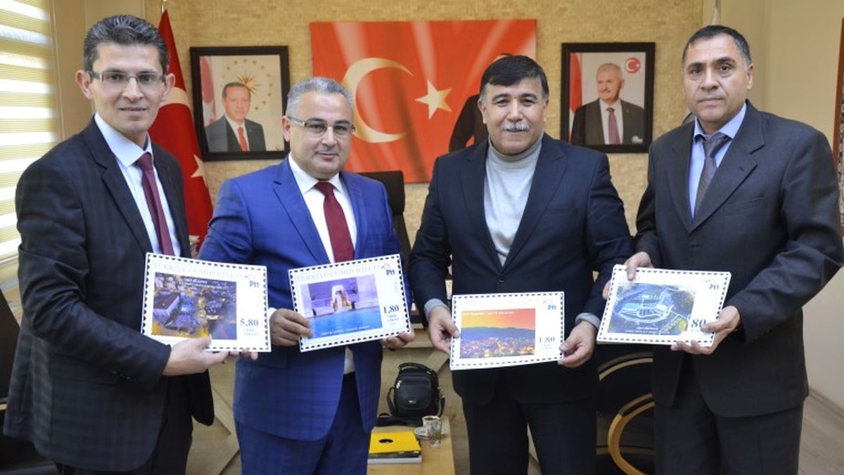 Emet\'in Resimleri PTT Pullarında