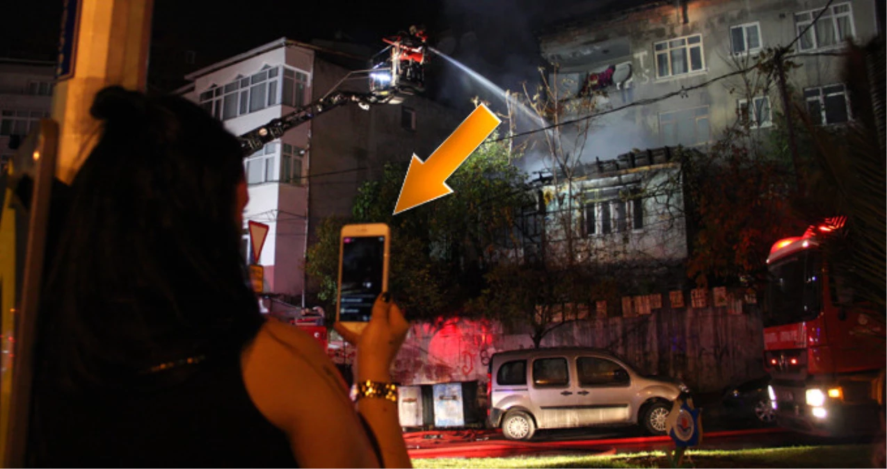 Gecekondu Alevlere Teslim Oldu! Yangını Gören Kadın, Sosyal Medyada Canlı Yayın Yaptı
