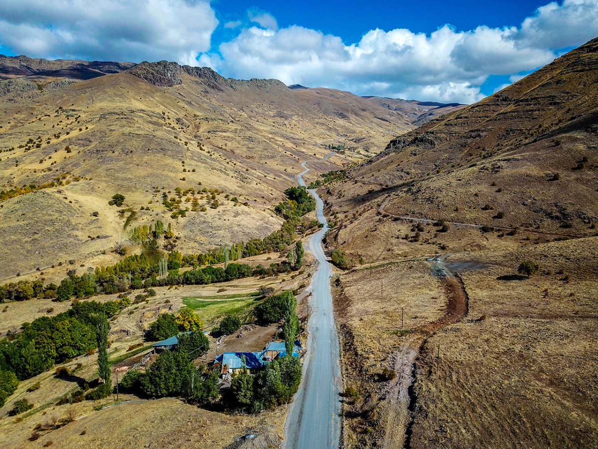 Hekimhan\'da Yol Çalışmaları Devam Ediyor