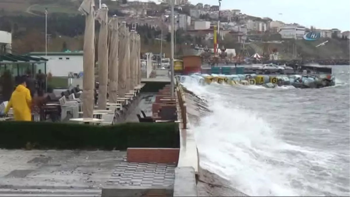 Marmara Denizi\'nde Poyraz Hayatı Olumsuz Etkiledi