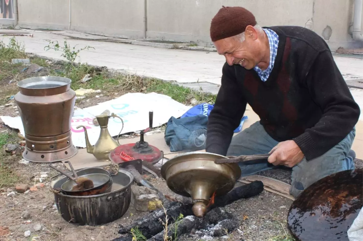 Şehir Şehir Gezerek Kalaycılık Yapıyor