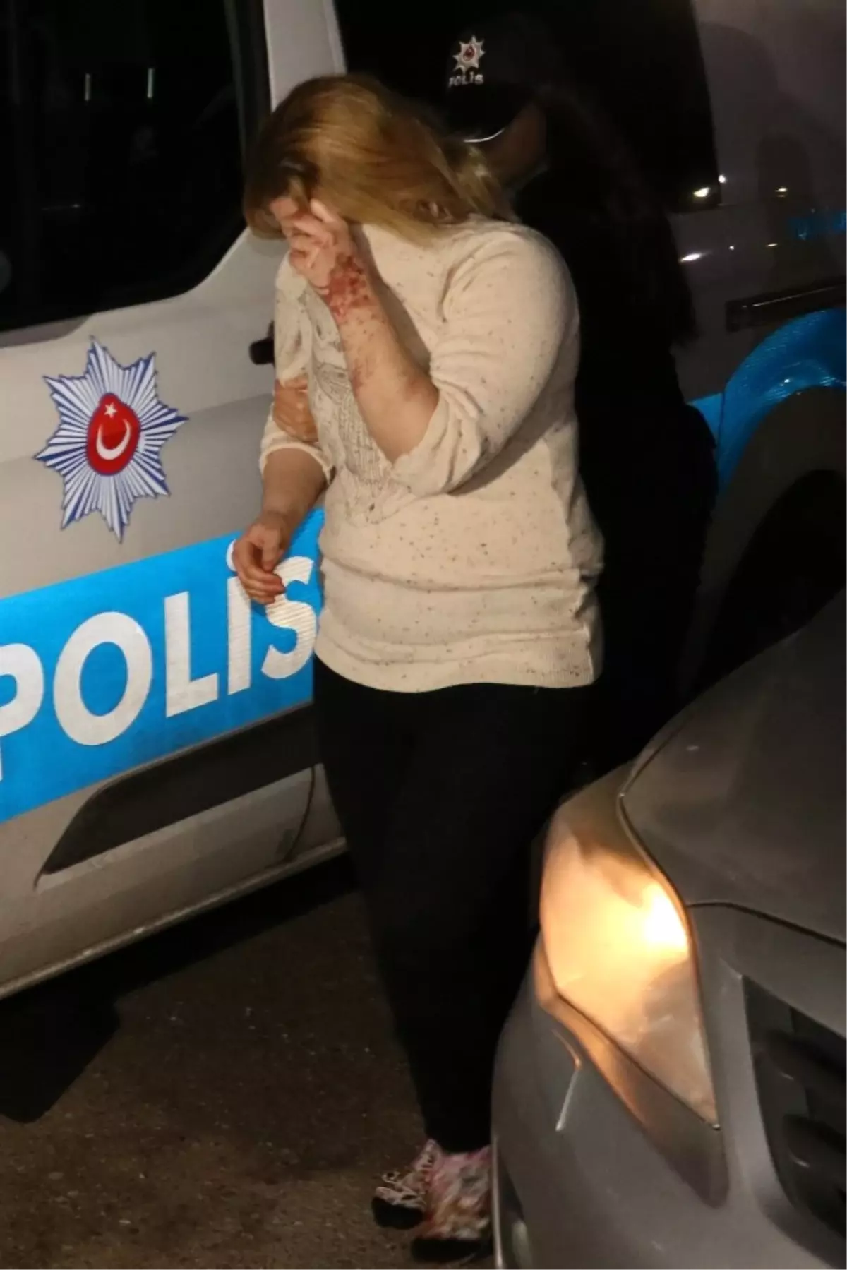 Sevgilisi Tuttu O Boğazını Keserek Öldürdü