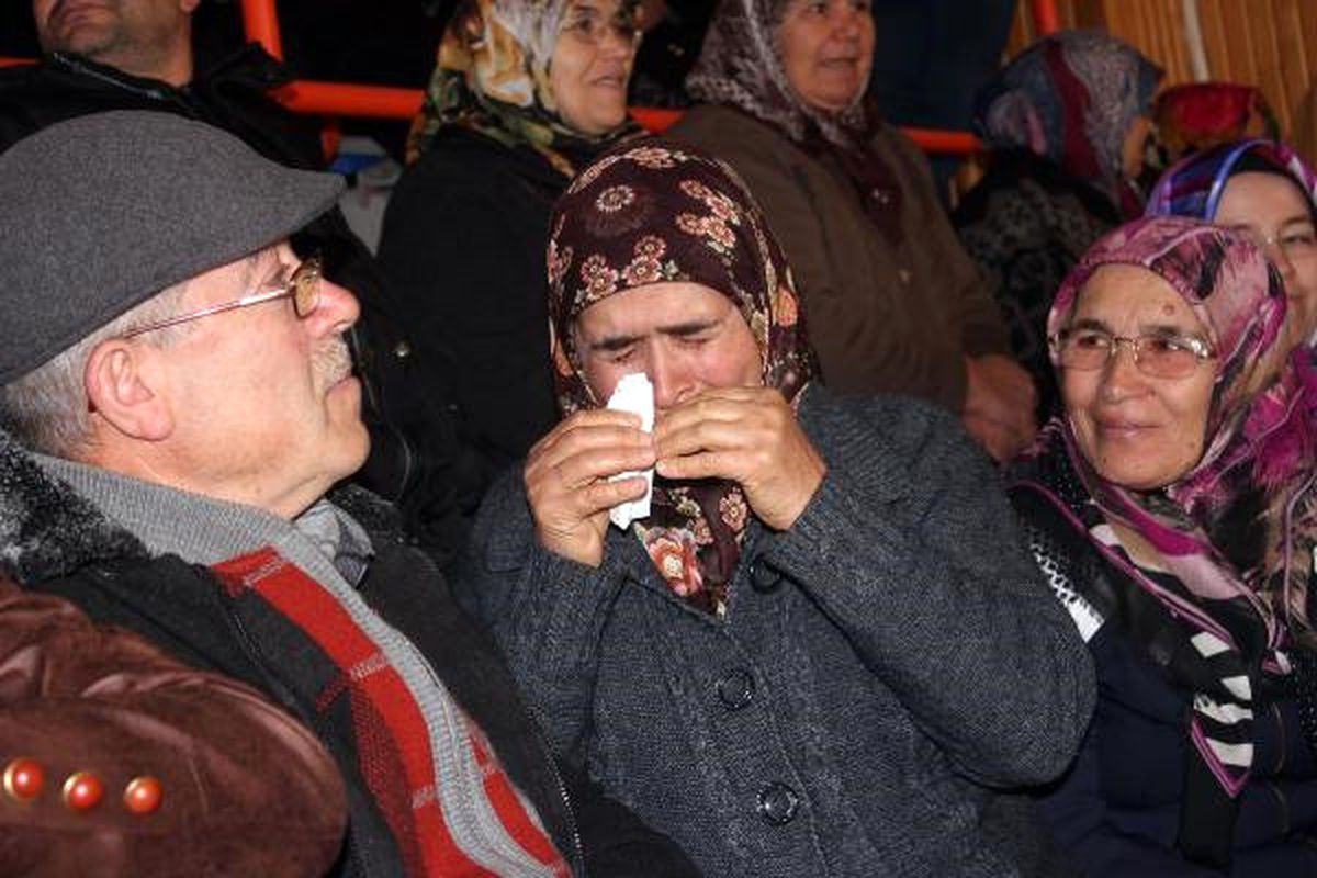 TOKİ Kurasında Oğlunun Adı Çıkınca Mutluluk Gözyaşı Döktü