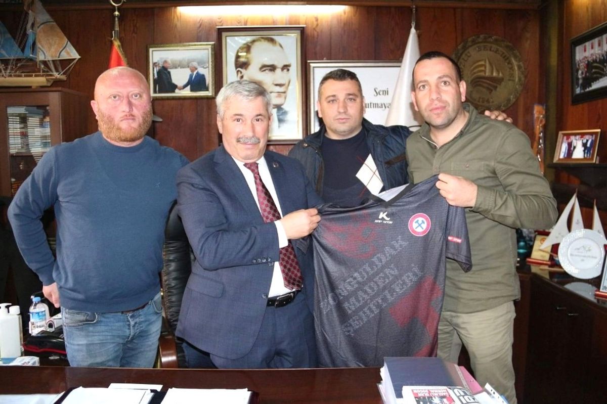 Tribün Liderlerinden Yılmaz\'a Teşekkür