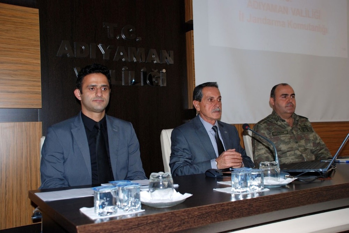 Vali Kalkancı Muhtarlarla Bir Araya Geldi