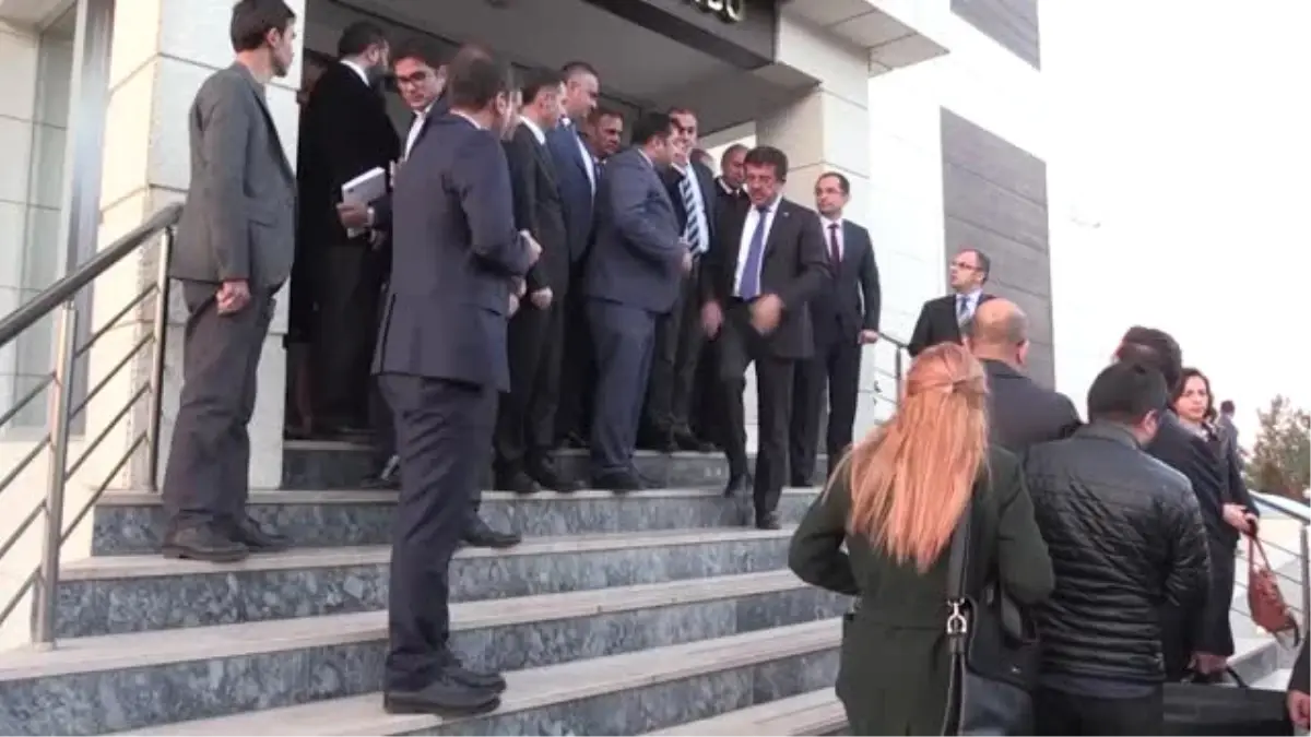 Zeybekci: "Amerika\'da Mahkeme Vasıtasıyla Oynanan, Ortaya Konulan Bir Tiyatrodur"