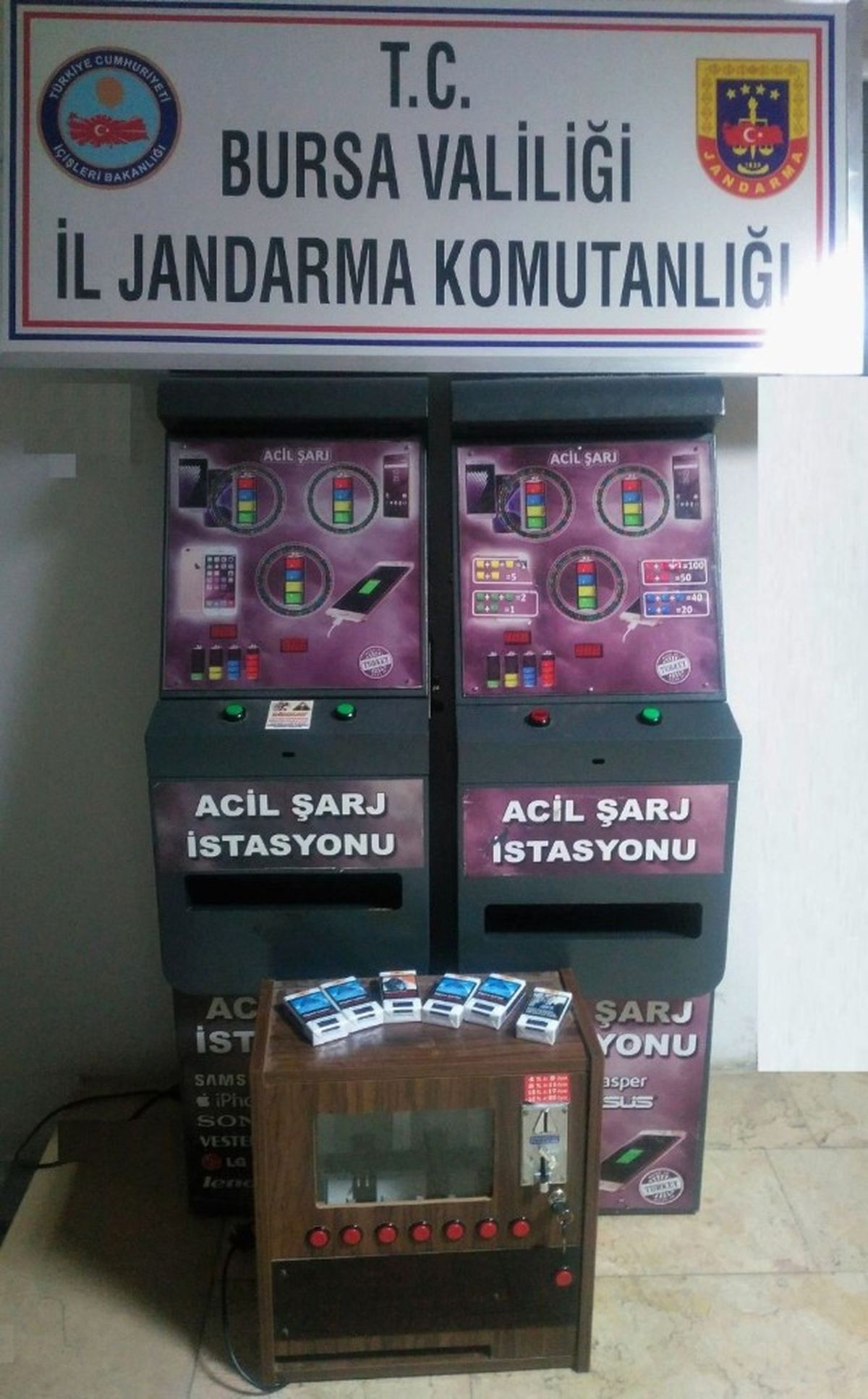 Acil Şarj İstasyonu Gibi Kumar Makinesi