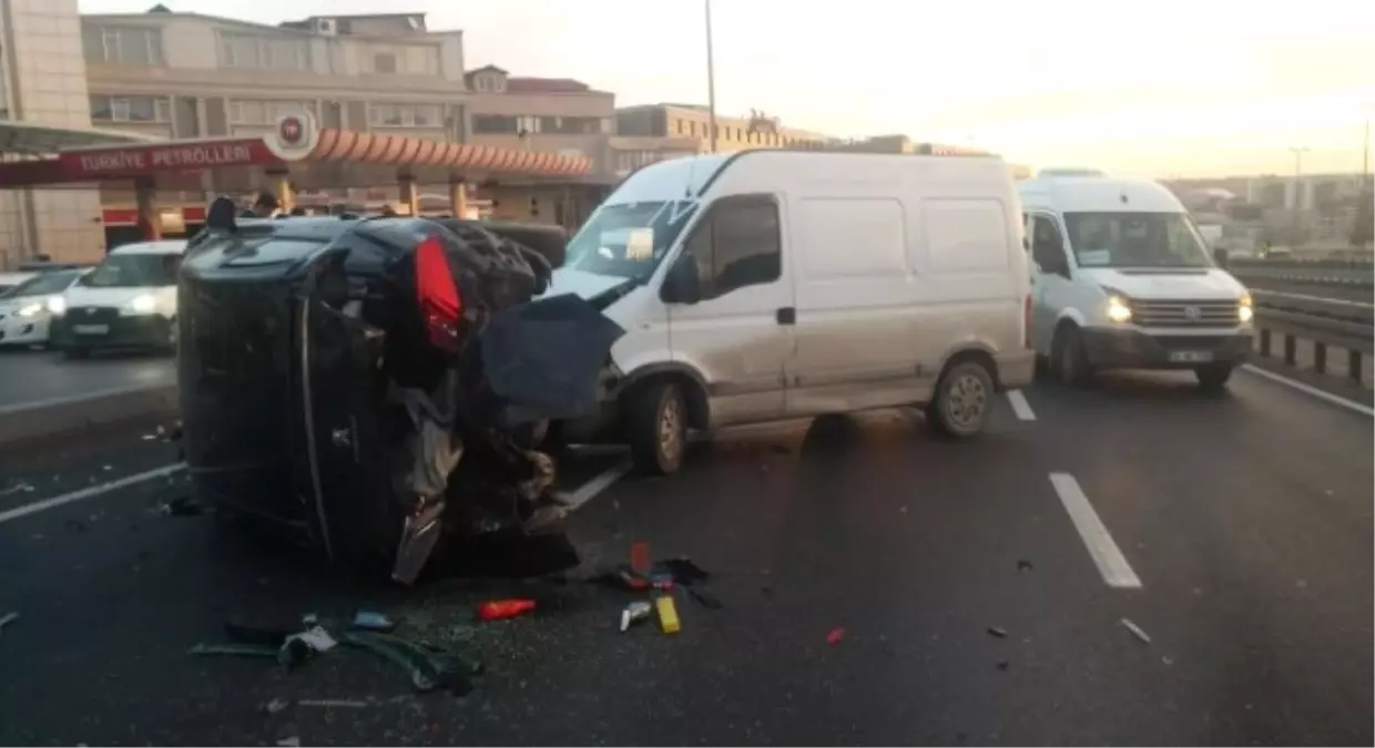 Avcılar İstikametinde Kaza, Trafik Yoğunluğu Var