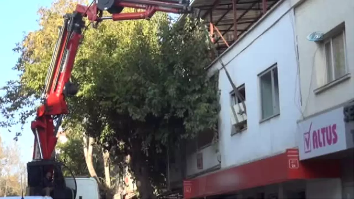 Bankanın Kasalarını Camdan Çıkardılar