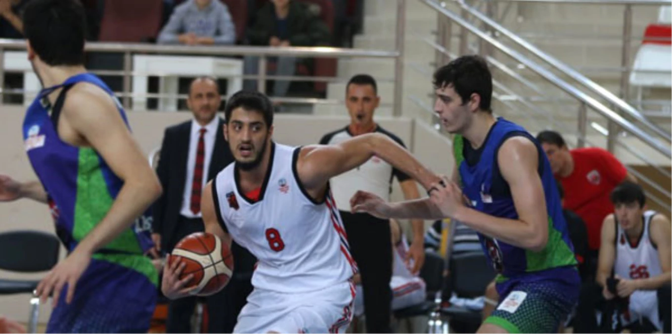 Demir İnşaat Büyükçekmece: 72 - Eskişehir Basket: 79