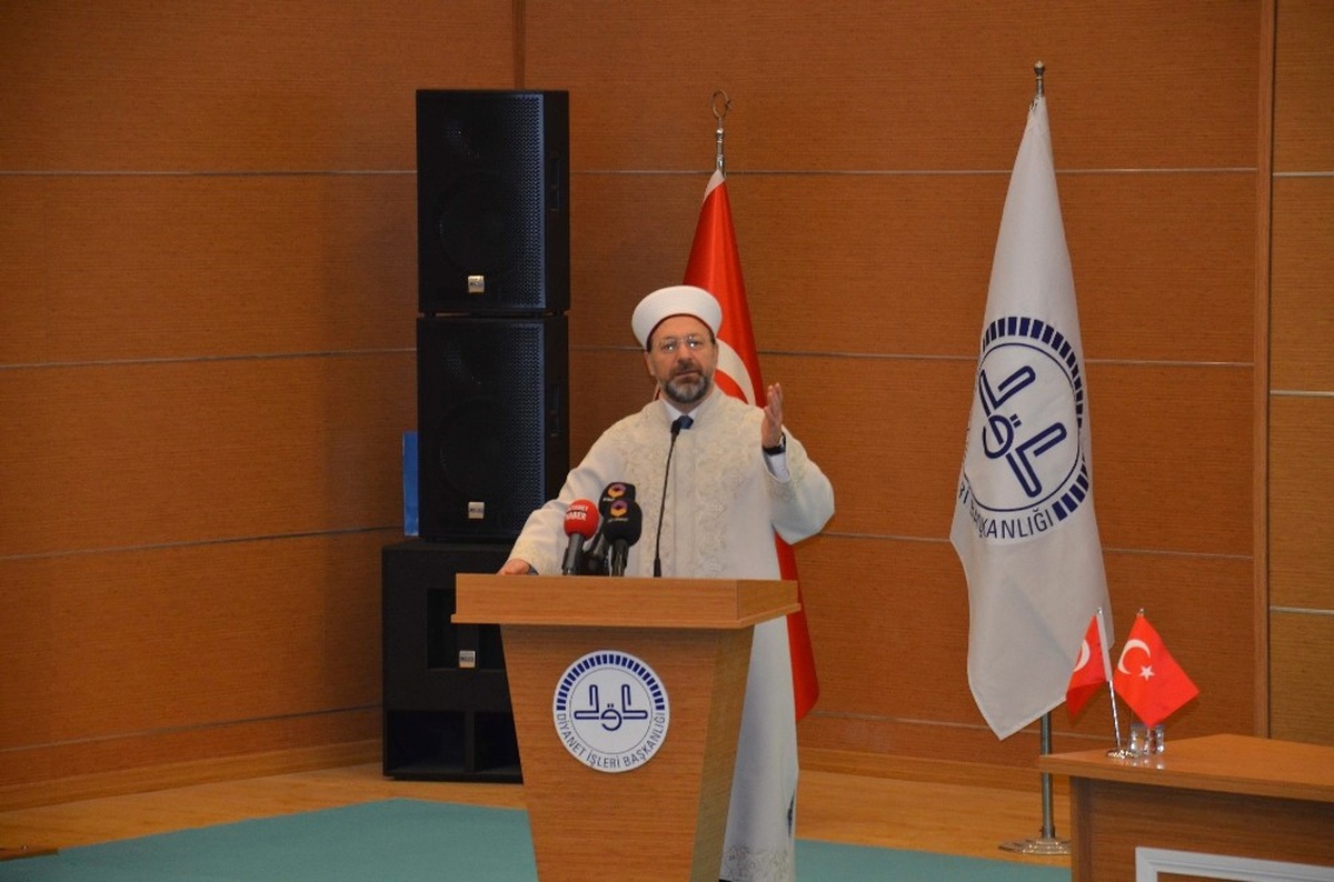 Diyanet İşleri Başkanı Erbaş, Din Görevlileriyle Buluştu