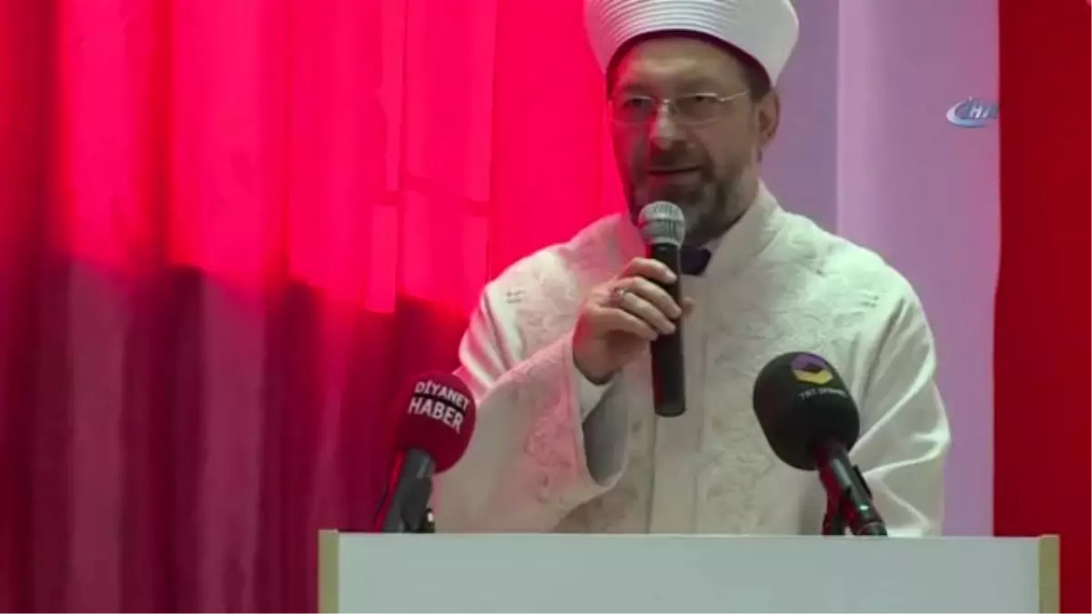 Diyanet İşleri Başkanı Erbaş, Muş\'ta Şehit Ailelerini Ziyaret Etti