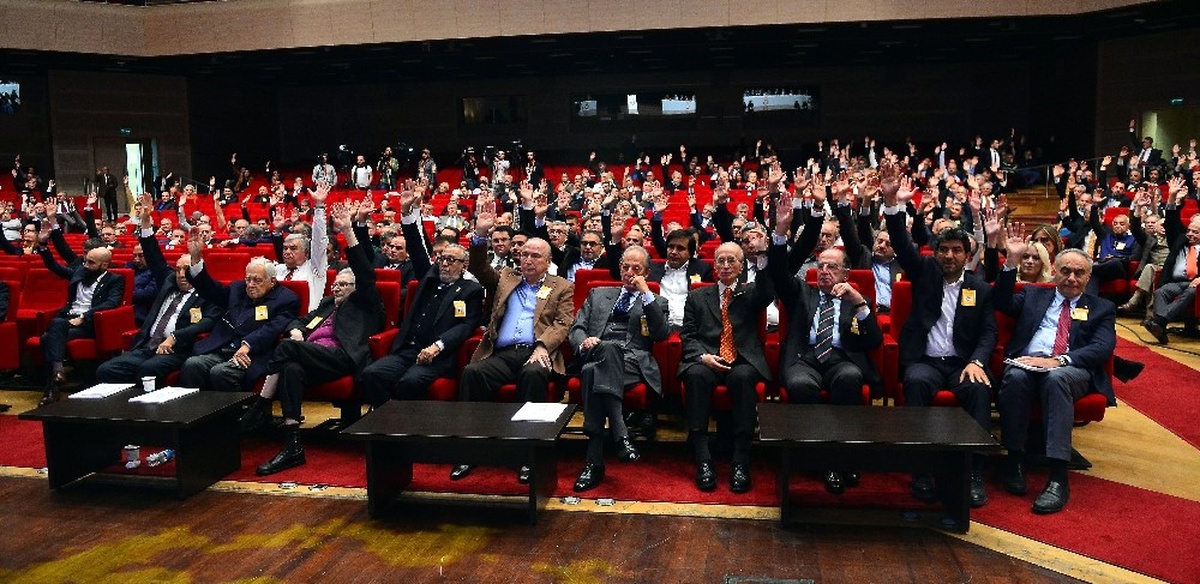 Dursun Özbek: "Spor Salonunun Ruhsatını Aldık"