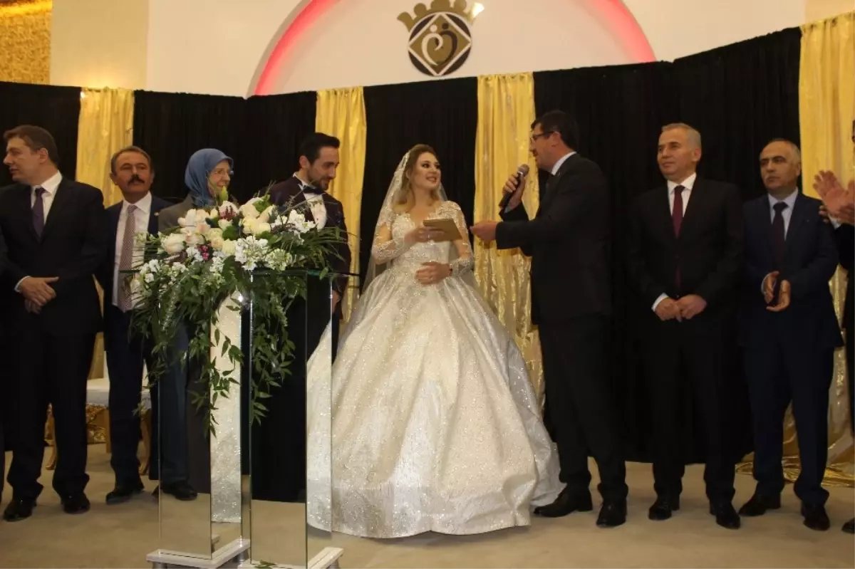 Ekonomi Bakanı Zeybekci Nikah Şahidi Oldu