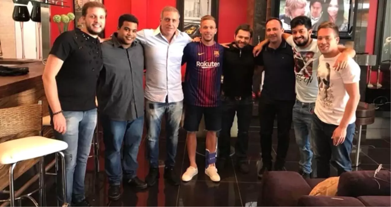 Gremiolu Futbolcu, Barcelona Formasıyla Poz Verince Ortalığı Karıştırdı