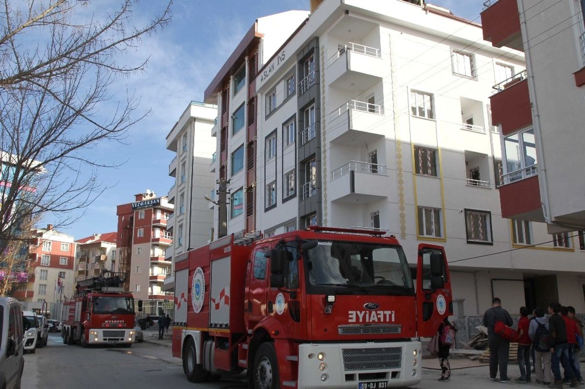İşçilerin Yaktığı Mangal Dubleks Katı Tutuşturdu