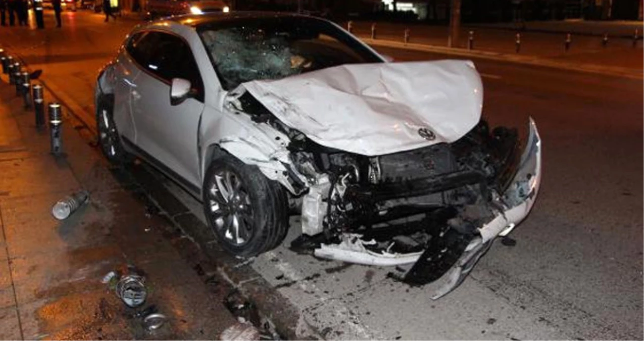 Feci Kaza! Motosikleti Yola Savuran Araç, Park Halindeki Otomobile Çarptı: 1 Ölü