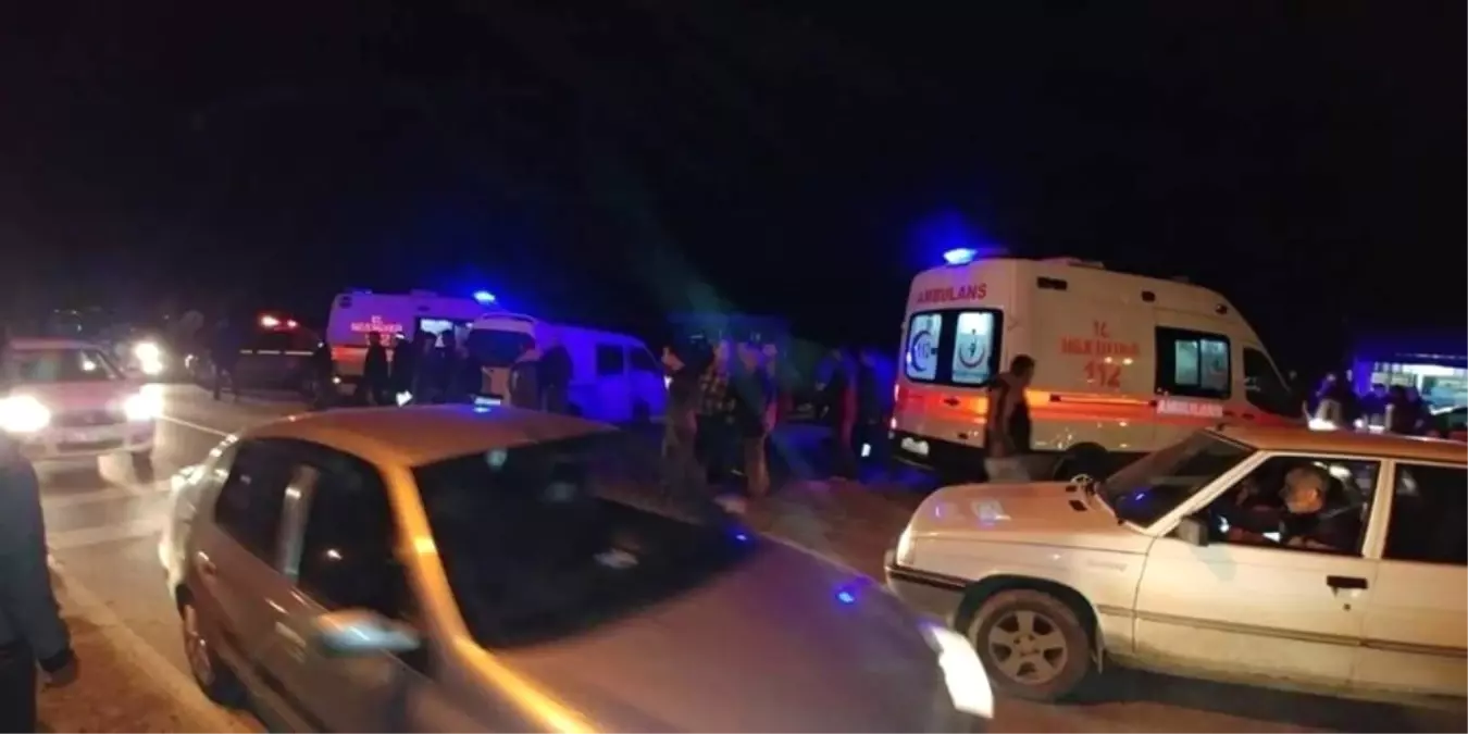 Kamyonet ile Motosiklet Çarpıştı: 1 Ölü, 1 Yaralı