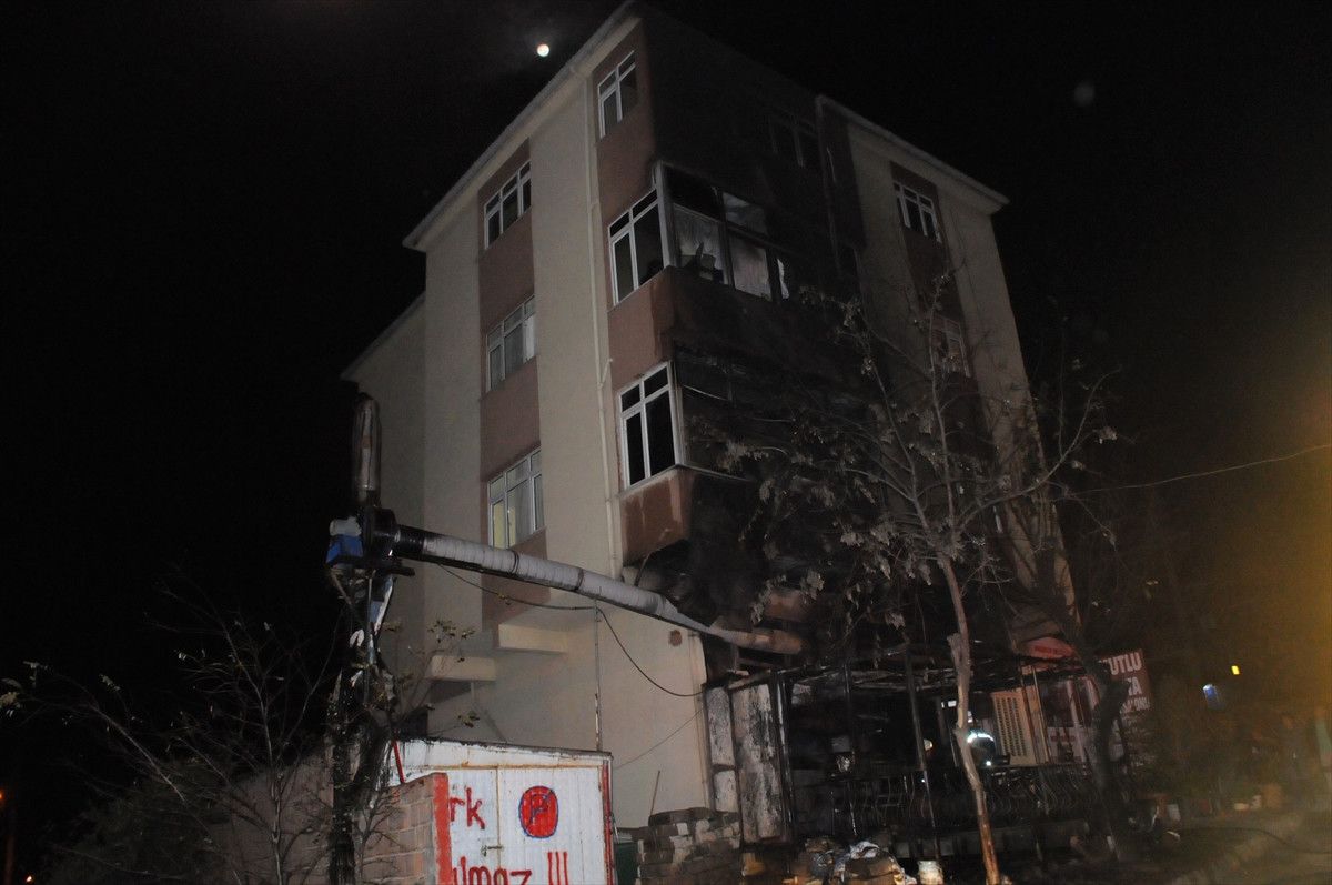 Kocaeli\'de İş Yeri Yangını