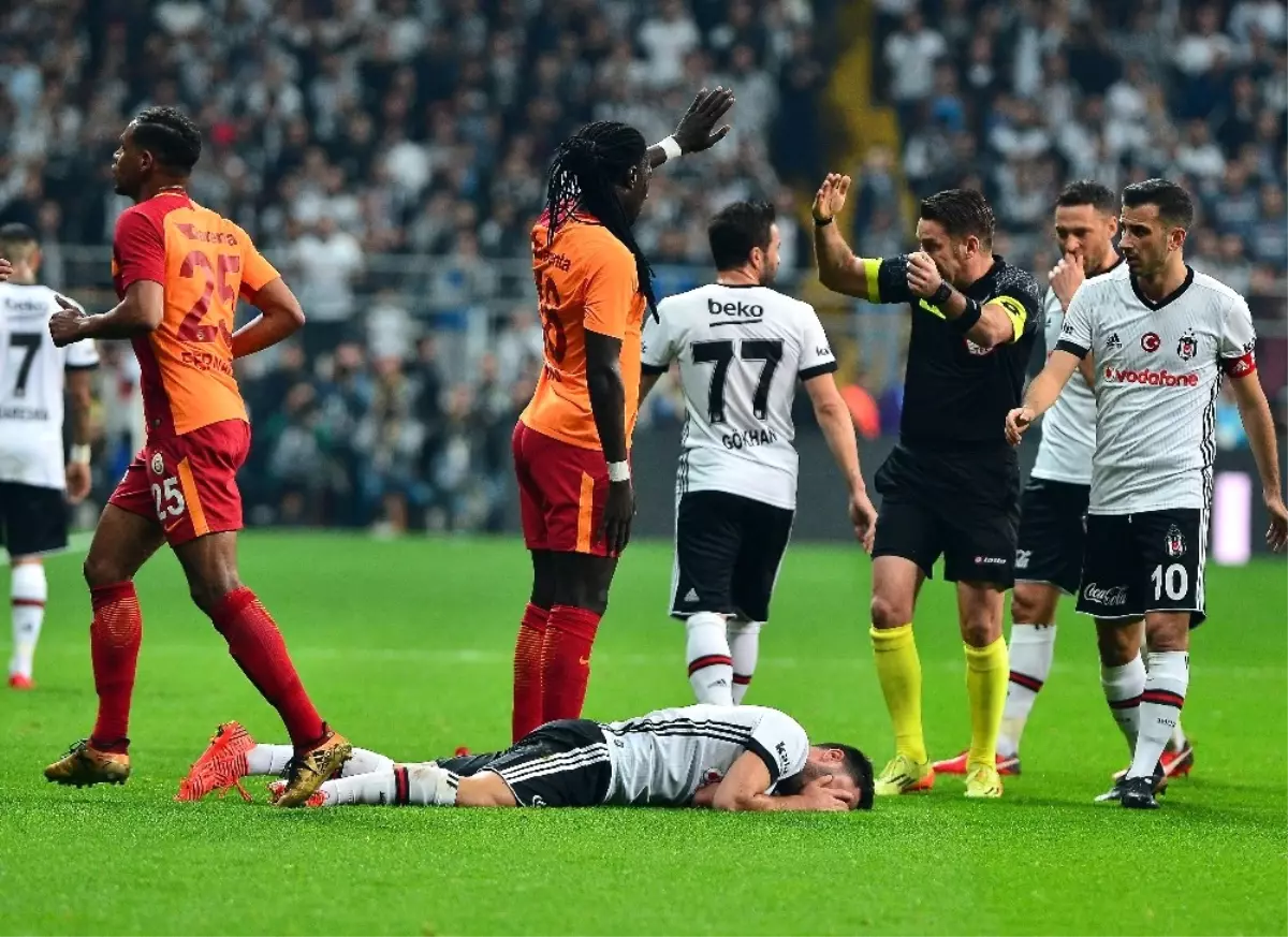 Süper Lig: Beşiktaş: 0 - Galatasaray: 0 (İlk Yarı)