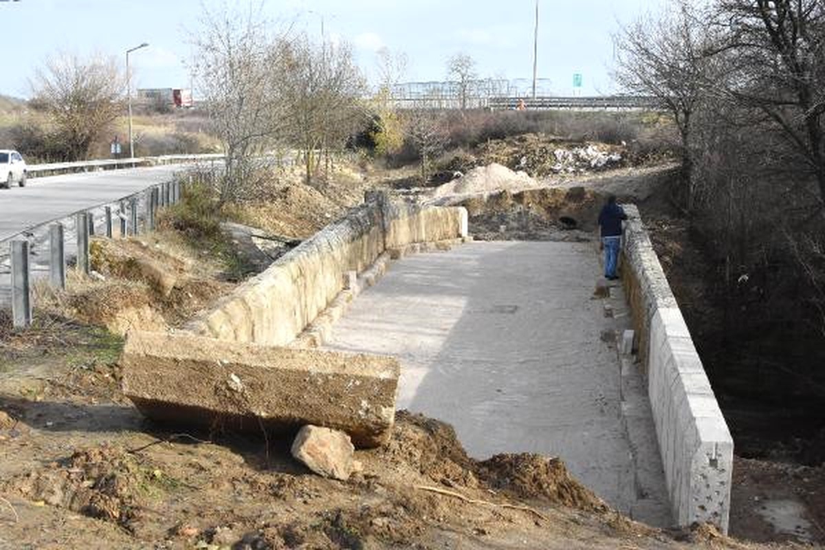Tesadüfen Bulunan Tarihi Köprü Gün Yüzüne Çıkarıldı
