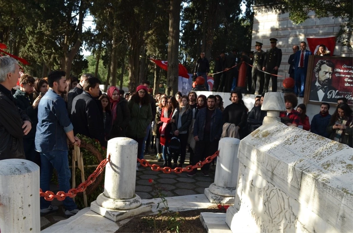 Vatan Şairi Namık Kemal Mezarı Başında Anıldı