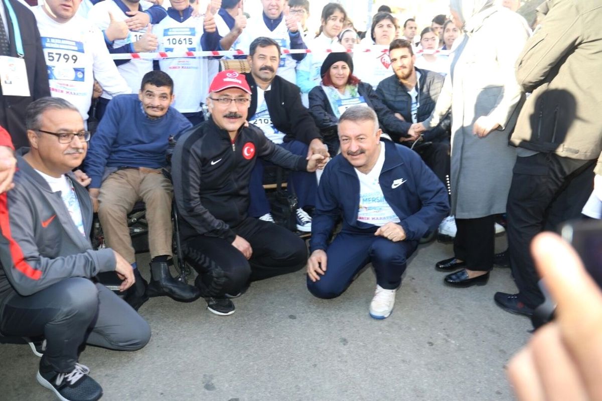 3. Uluslararası Mersin Maratonu\'na Binlerce Kişi Katıldı
