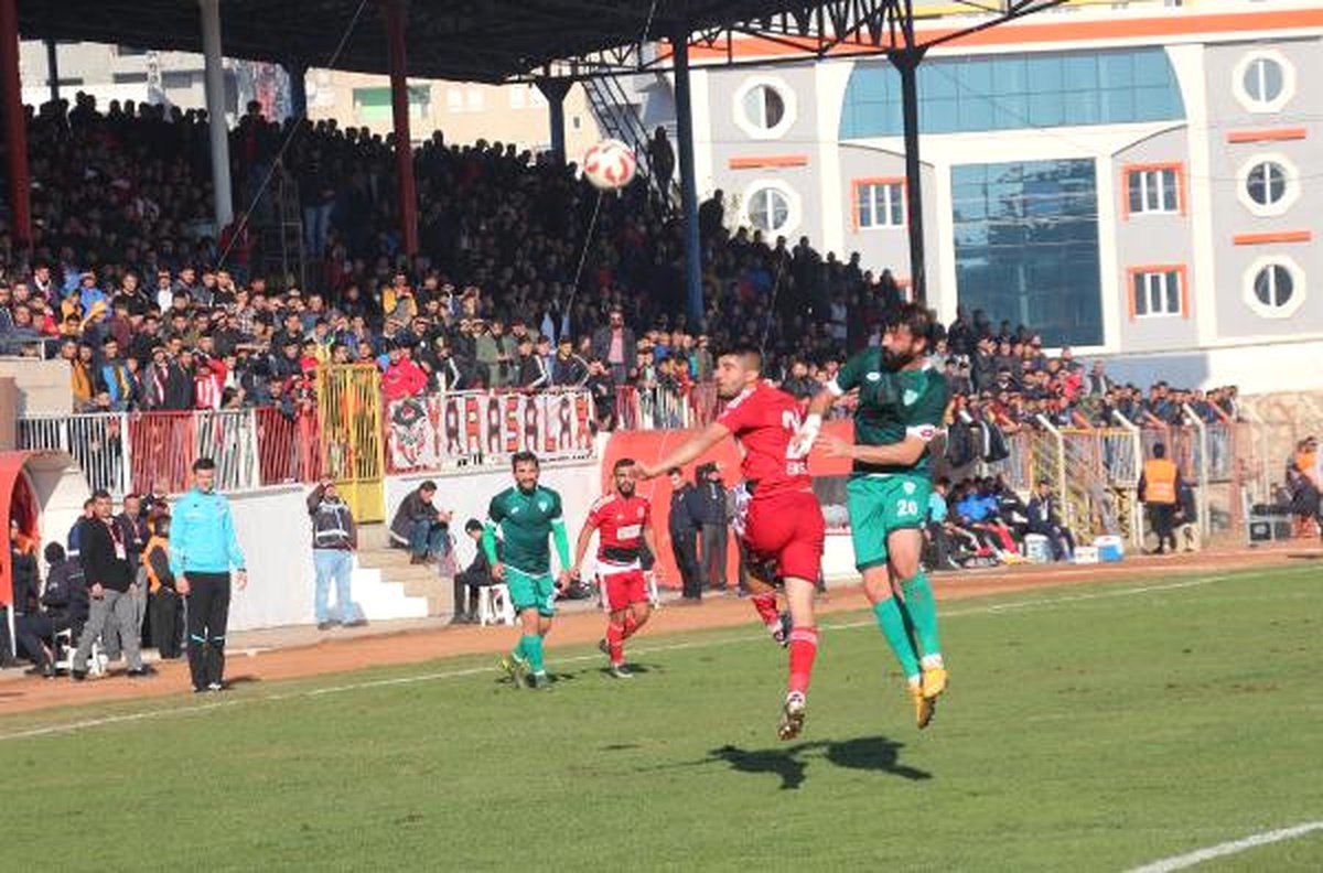 Batman Petrolspor-Manisa Büyükşehir Belediyespor: 1-1