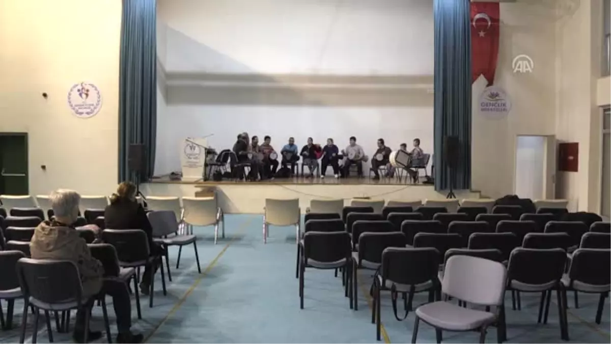 Engelleri "Sihirli Ellerin Ritmi" Korosu ile Aşıyorlar