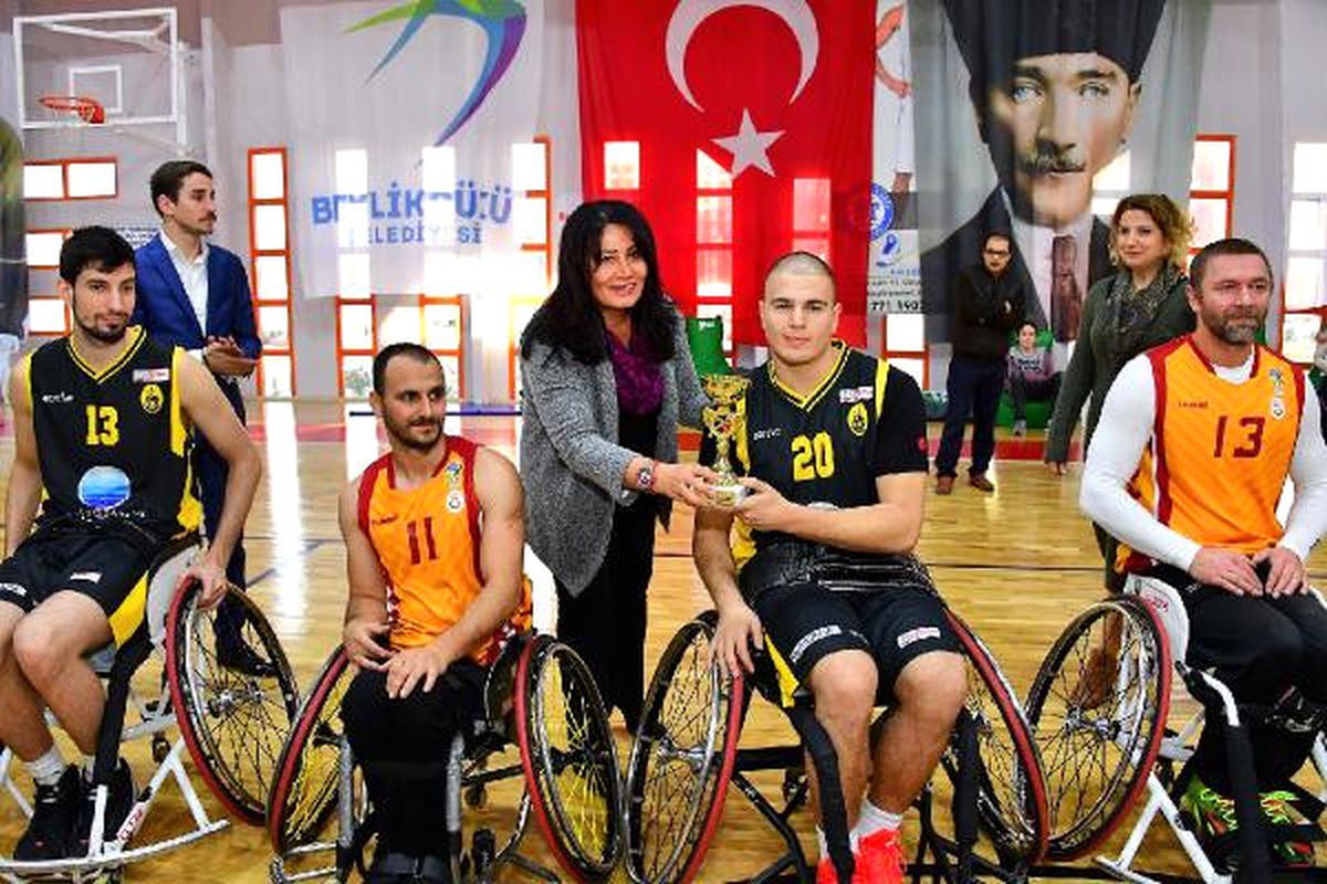 Engelli Sporculardan Potada Dostluk Maçı
