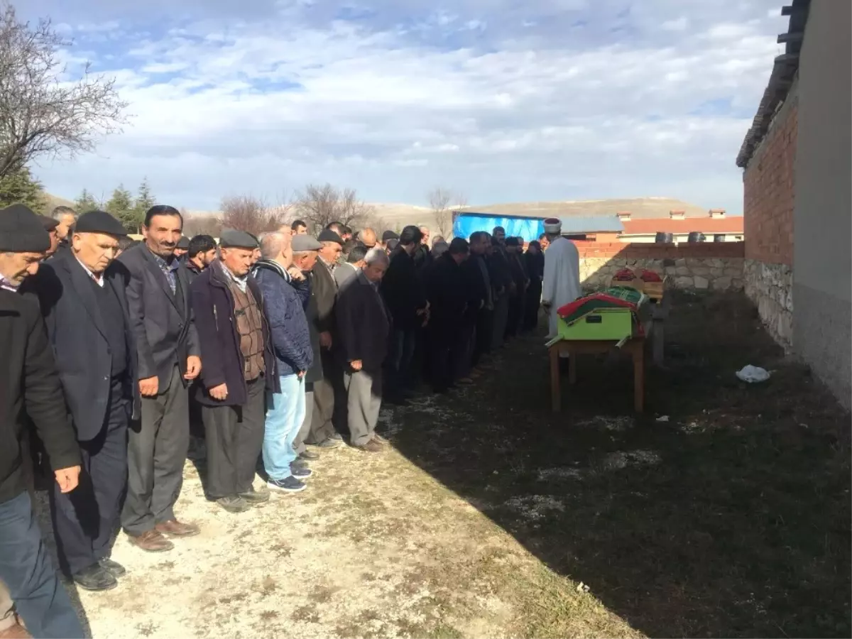 Eski Eşi Tarafından Vurulan Anne ve Kızı Yan Yana Defnedildi