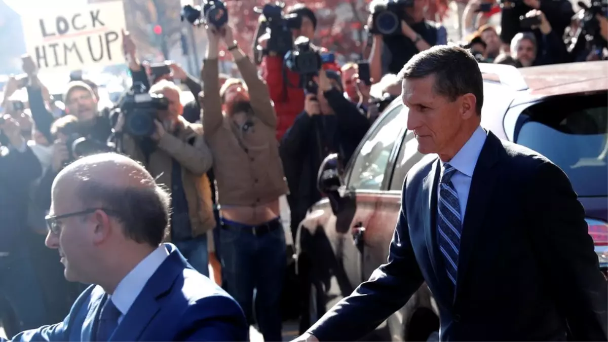 Flynn\'le İlgili Haberinde Hata Yapan Amerikalı Gazeteci Ross Kovuldu