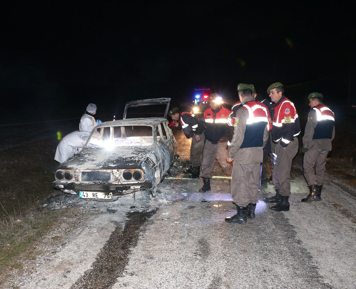 Güncelleme - Kütahya\'da Yanmış Otomobilde 2 Ceset Bulundu