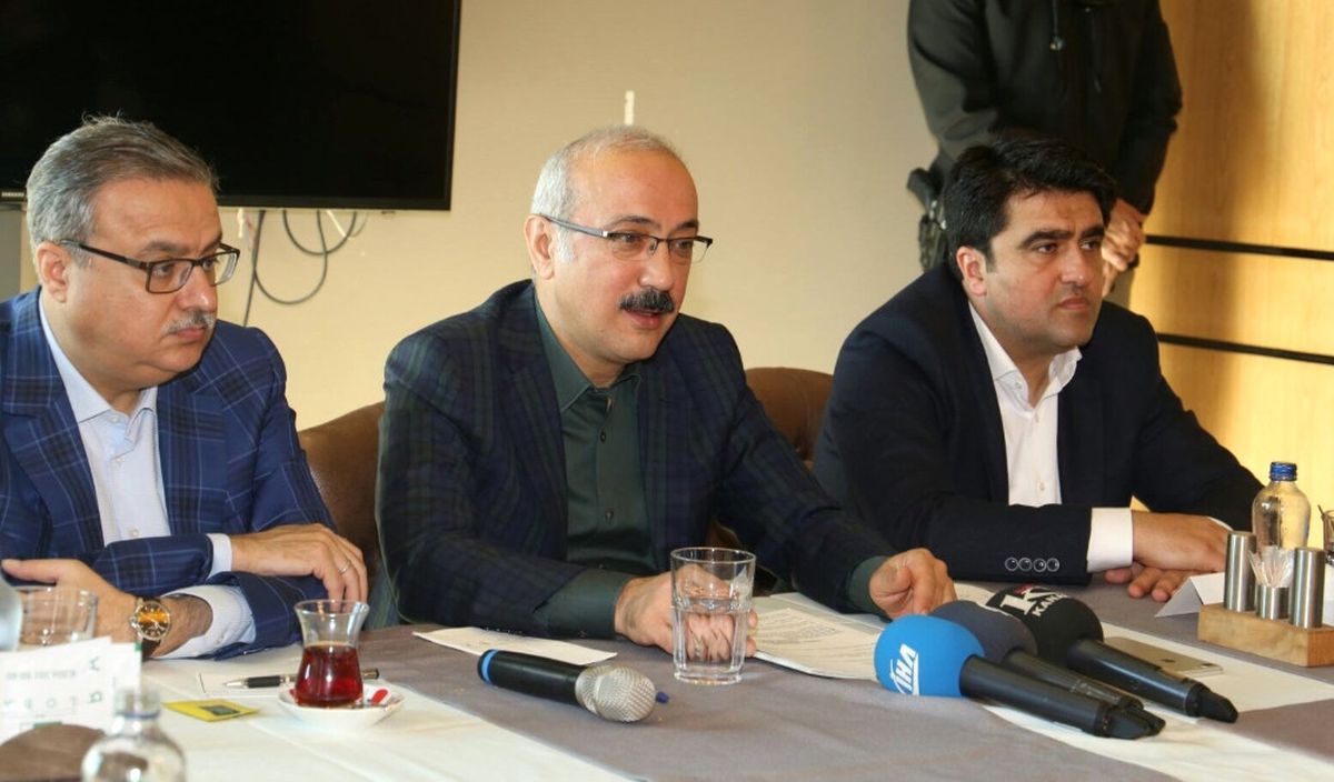 Kılıçdaroğlu Tek Ayak Üstünde Kırk Yalanın Belini Büküyor"