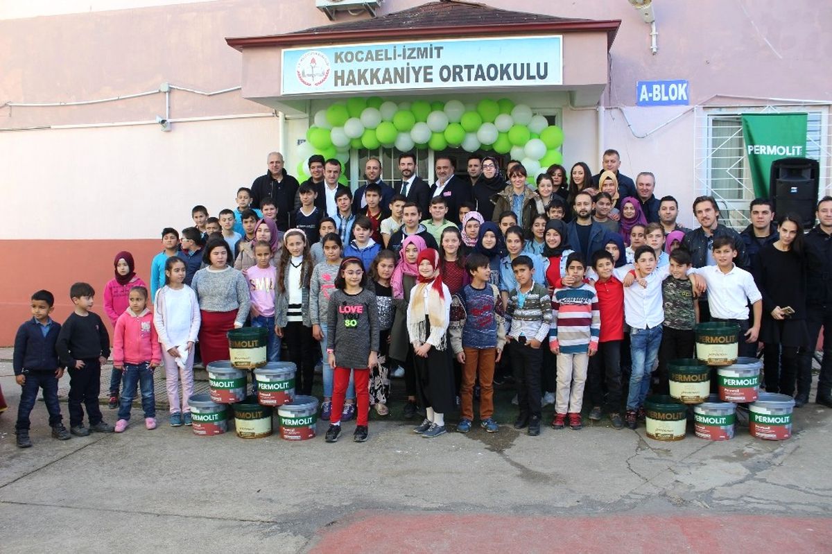 Köy Okulunu Gönüllü Olarak Boyadılar