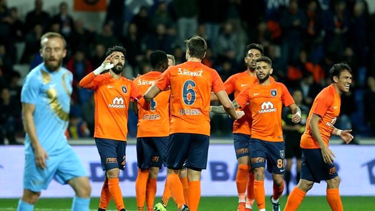 Medipol Başakşehir 30 Hafta Sonra Lider