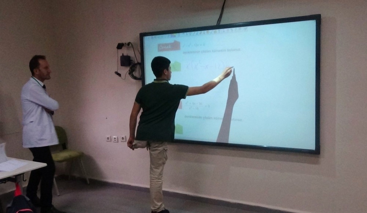 Üzerinden Kamyon Geçti, Hayattan Vazgeçmedi