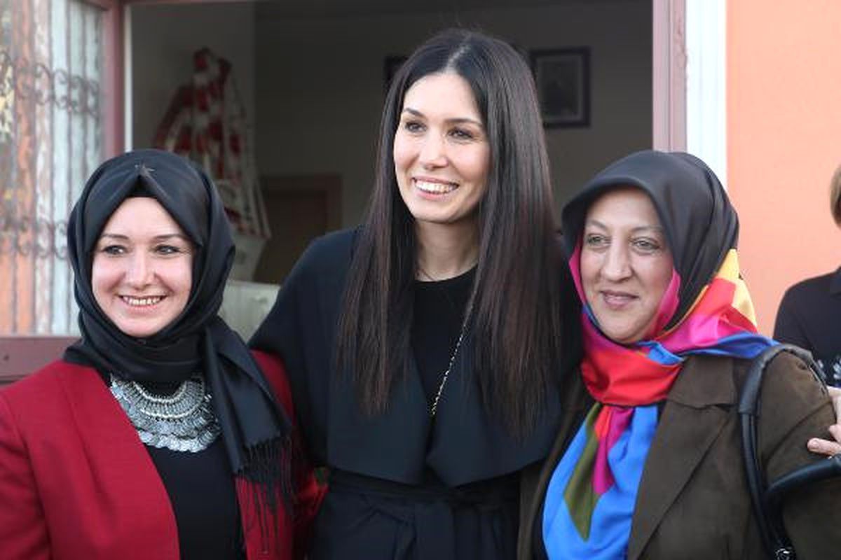 AK Parti\'li Karaaslan: Kadın, Artık Siyasette Daha Güçlü