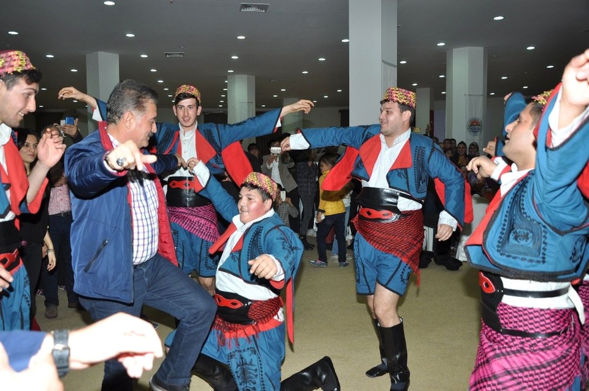 Başkan Tuna, Engellilerle Bir Araya Geldi
