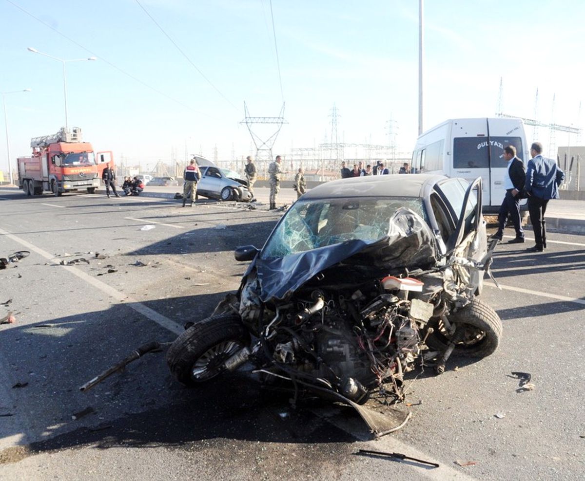 Cizre\'de Trafik Kazası: 1 Ölü, 4 Yaralı