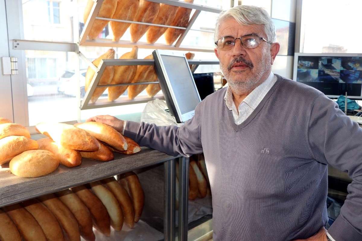 Ekmekte Rekabeti Önleyemeyen Başkan İstifa Etti