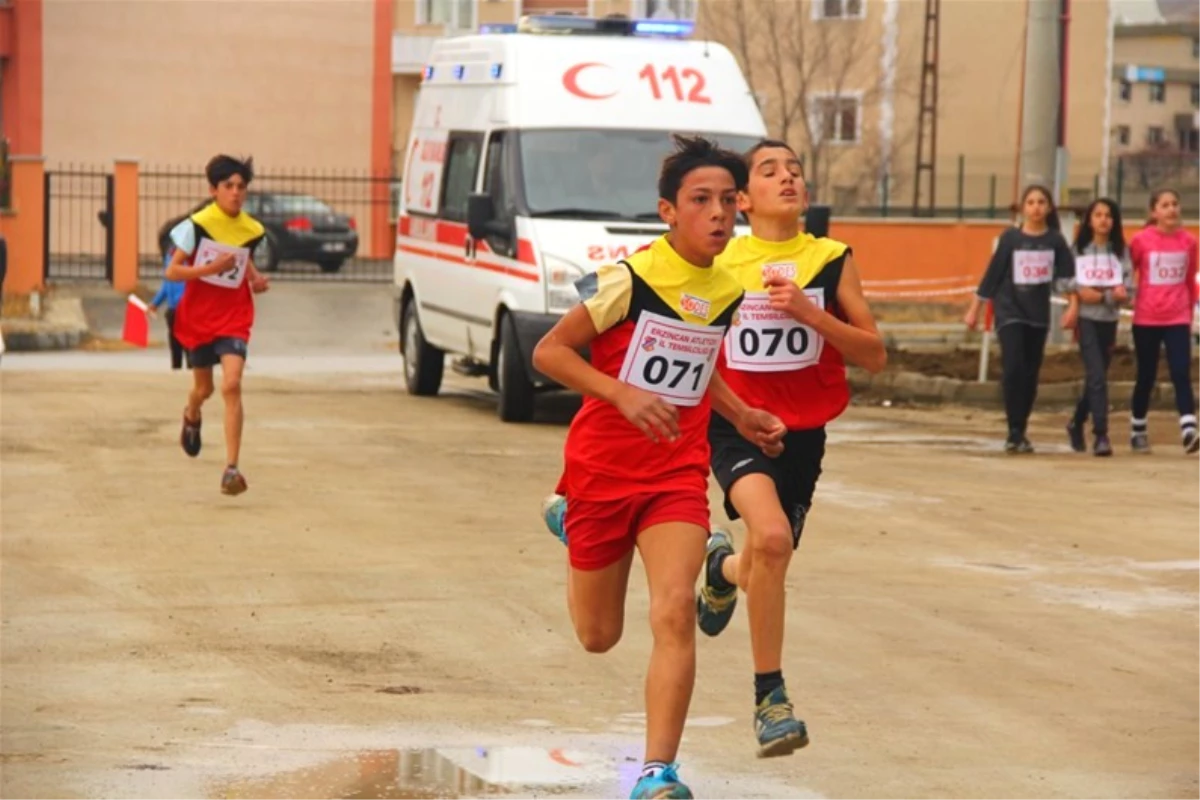 Erzincan\'da Okul Sporlarında Kros Heyecanı