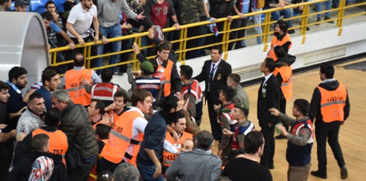 Fenerbahçe, Olaylı Trabzonspor Basketbol Maçı İçin Suç Duyurusunda Bulundu