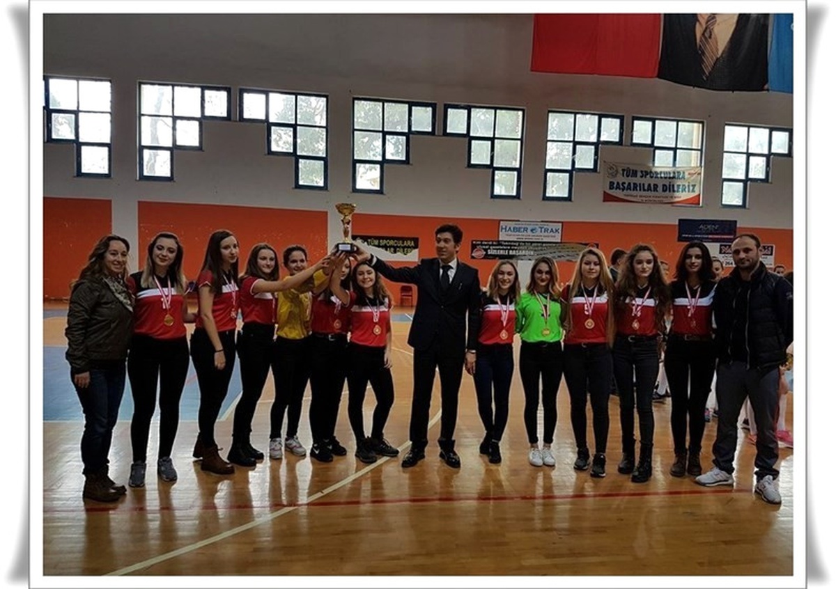 Genç Kızlar, Genç Erkekler Hentbol Müsabakaları Sona Erdi