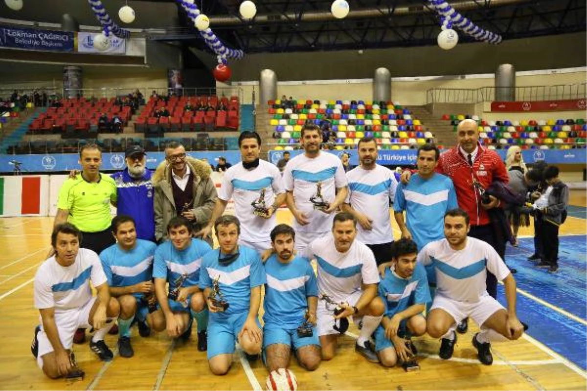 Görme Engelliler ile A Milli Takımı Eski Oyuncuları Futbol Maçı Yaptı