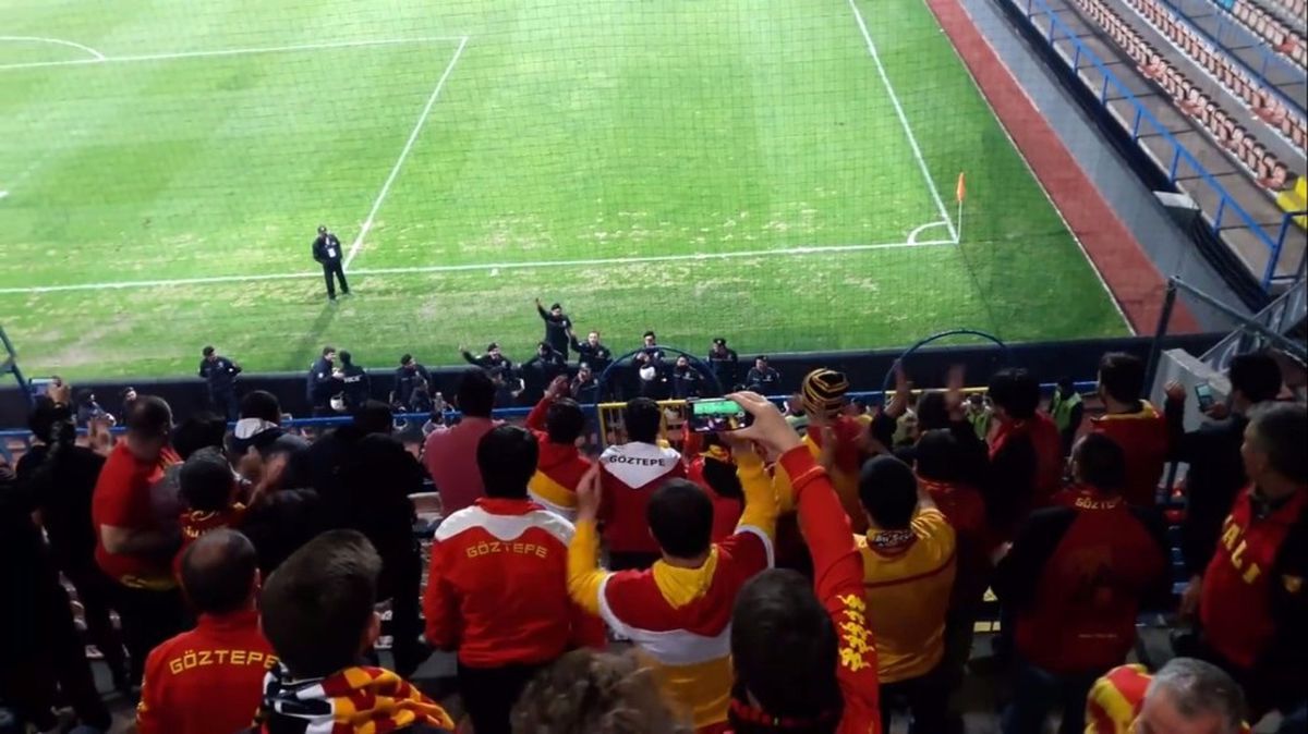 Göztepe Taraftarına Polis Amirinden Üçlü