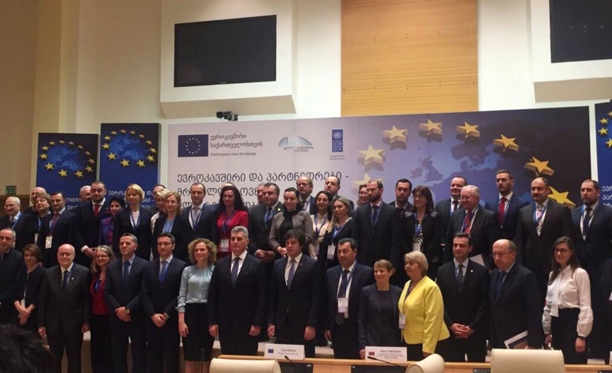 Gürcistan\'da "Ab ve Ortakları-Güçlü Birlik İçin Çeşitlilik" Konferansı Başladı